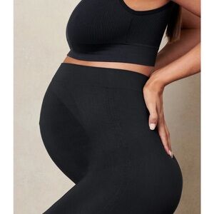 Lot of two xs/25 maternity pants